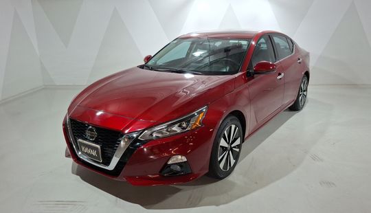 Nissan • Altima