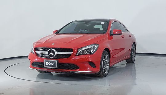 Mercedes Benz • Clase CLA
