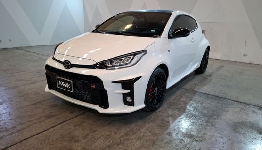 Toyota • Yaris