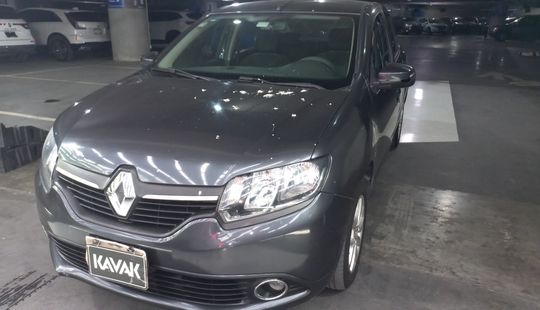 Renault • Logan
