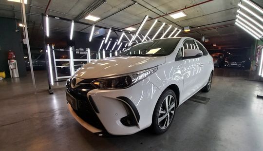 Toyota • Yaris