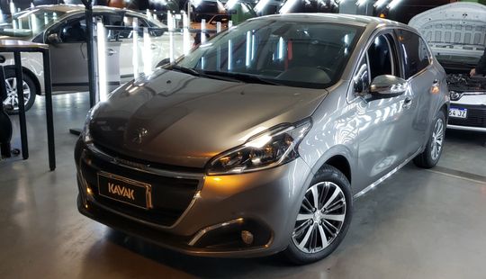 Peugeot • 208