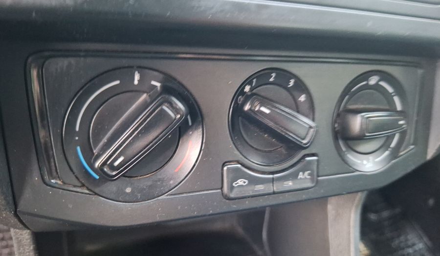 Volkswagen Voyage 1.6 TRENDLINE Sedan 2019