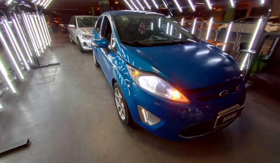 Ford Fiesta Kinetic Design 1.6 16V TITANIUM Hatchback 2013