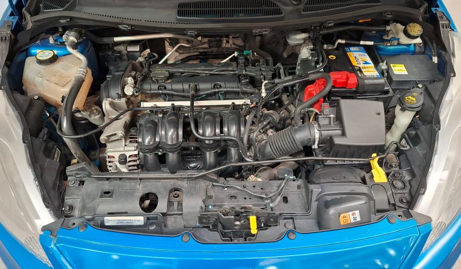 Ford Fiesta Kinetic Design 1.6 16V TITANIUM Hatchback 2013