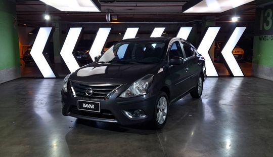 Nissan • Versa