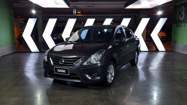 Nissan • Versa