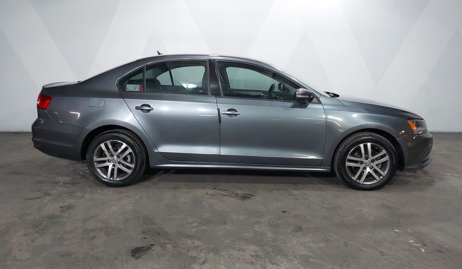 Volkswagen Jetta 2.5 TRENDLINE MT Sedan 2015