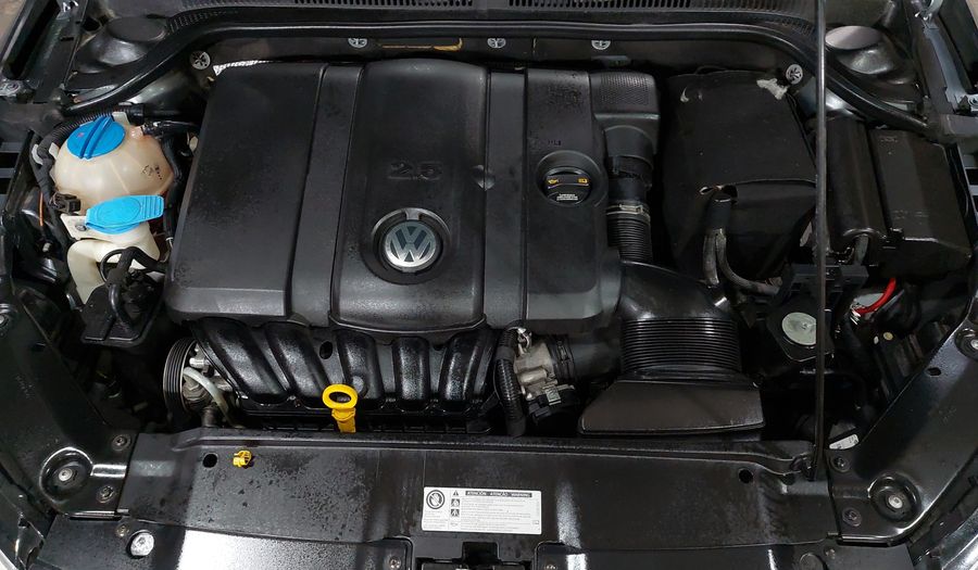 Volkswagen Jetta 2.5 TRENDLINE MT Sedan 2015