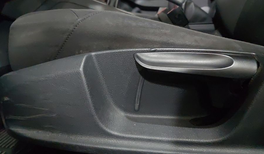 Volkswagen Jetta 2.5 TRENDLINE MT Sedan 2015