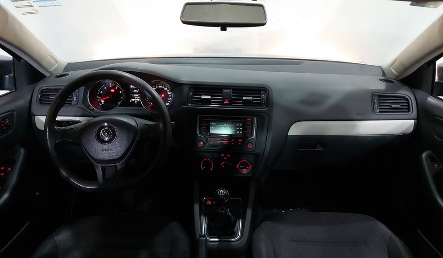 Volkswagen Jetta 2.5 TRENDLINE MT Sedan 2015