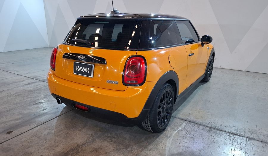 Mini Cooper 1.5 COOPER CHILI AT Hatchback 2016