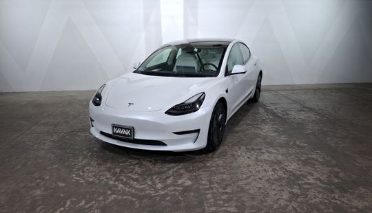 Tesla • Model 3