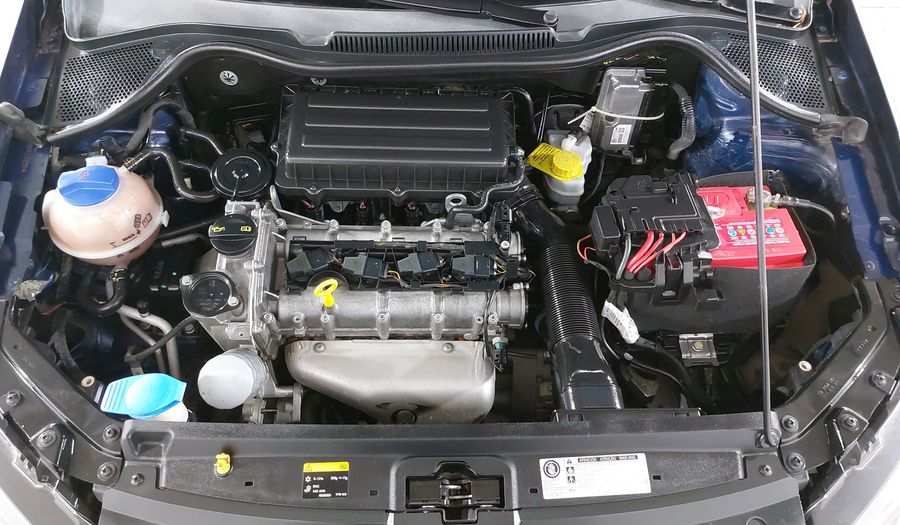 Volkswagen Polo 1.6 MT Hatchback 2015