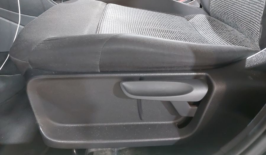 Volkswagen Polo 1.6 MT Hatchback 2015