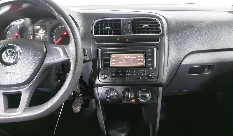 Volkswagen Polo 1.6 MT Hatchback 2015