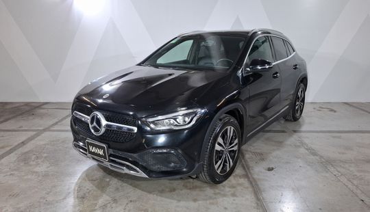 Mercedes Benz • Clase GLA