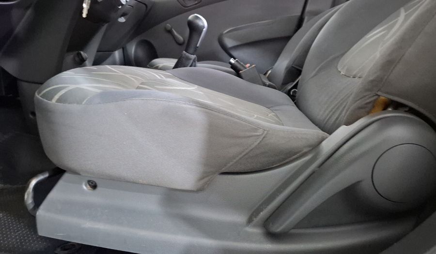 Chevrolet Spark 1.2 LT B MT Hatchback 2015