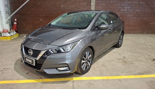 Nissan • Versa