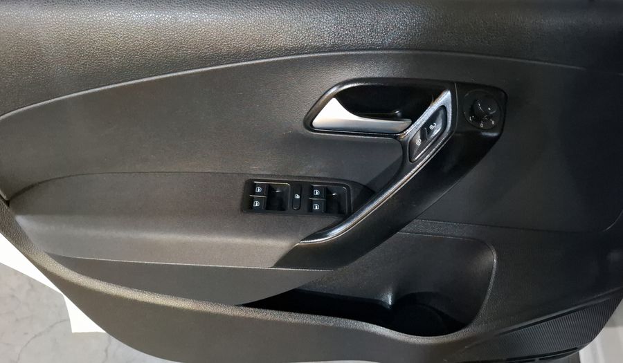 Volkswagen Polo 1.6 COMFORTLINE PLUS AUTO Hatchback 2020