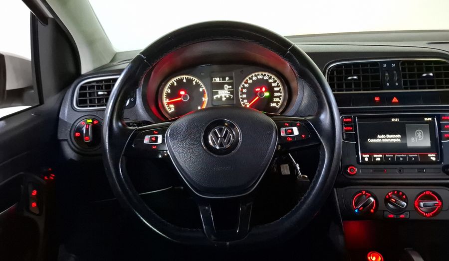 Volkswagen Polo 1.6 COMFORTLINE PLUS AUTO Hatchback 2020