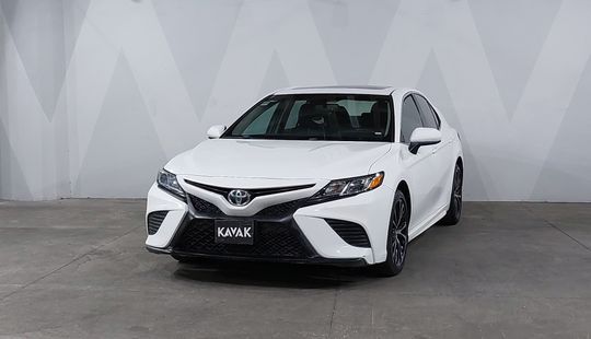 Toyota • Camry