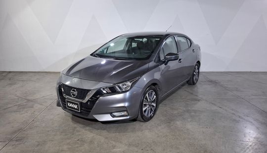 Nissan • Versa