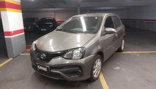 Toyota • Etios