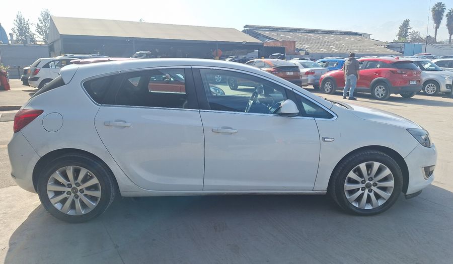 Opel Astra 1.6 TURBO ENJOY AUTO Hatchback 2014
