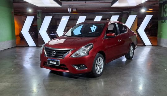Nissan • Versa