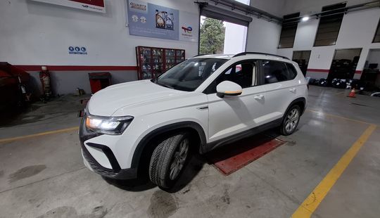 Volkswagen • Taos