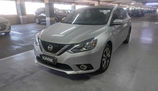 Nissan • Sentra