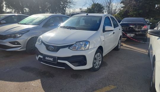 Toyota • Etios