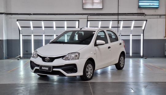 Toyota • Etios