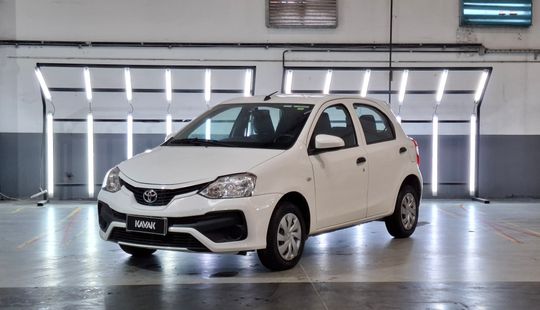 Toyota • Etios