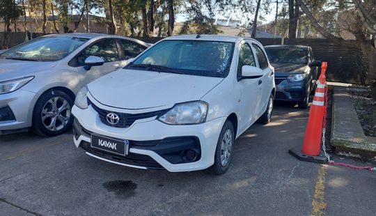 Toyota • Etios