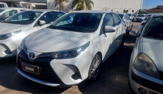 Toyota • Yaris