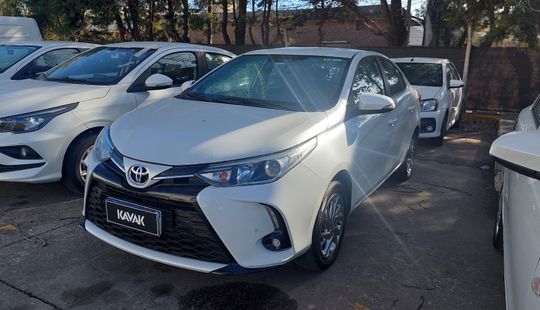Toyota • Yaris