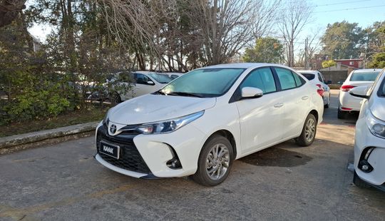 Toyota • Yaris