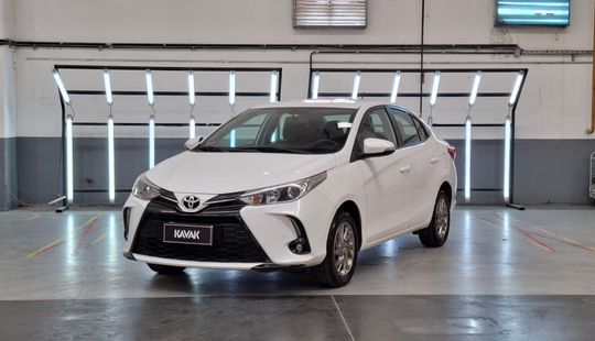 Toyota • Yaris