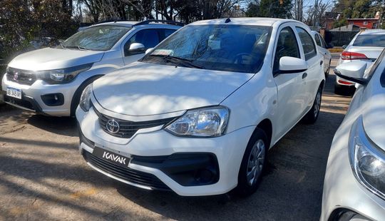 Toyota • Etios
