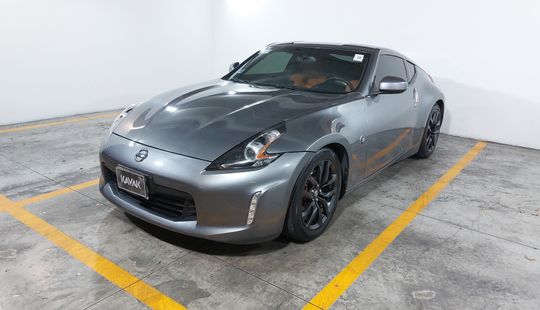 Nissan • 370Z