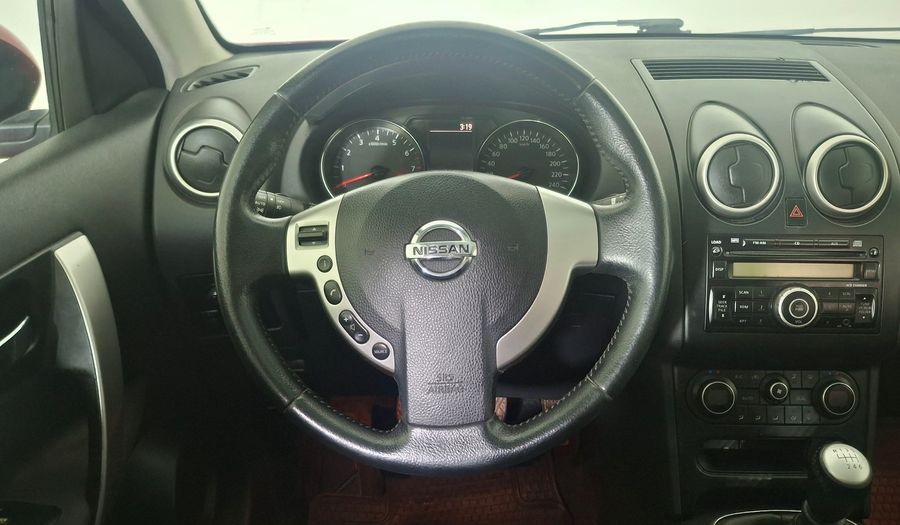 Nissan Qashqai 2.0 Hatchback 2014