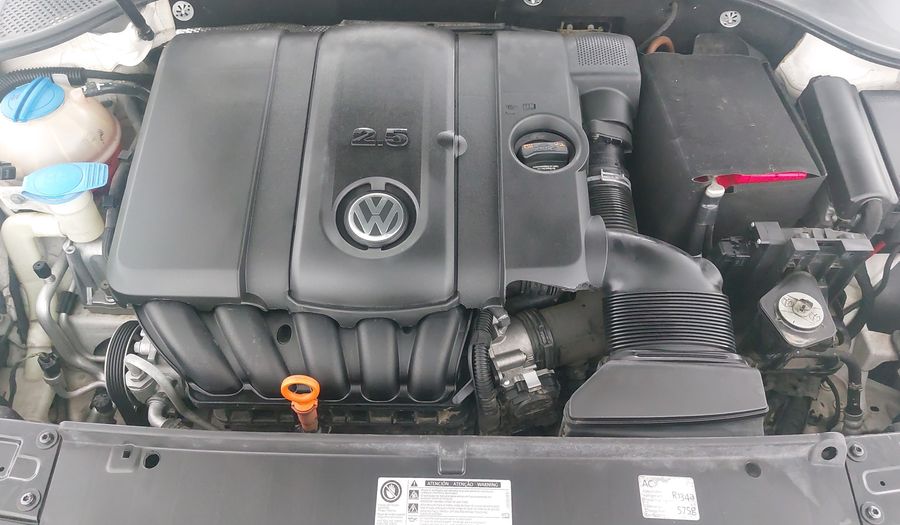 Volkswagen Passat 2.5 COMFORTLINE TIPTRONIC Sedan 2013