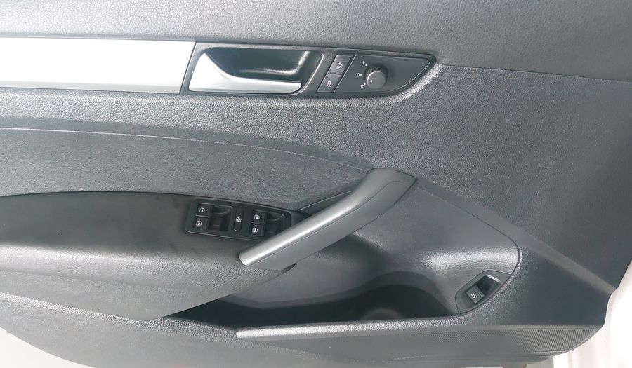 Volkswagen Passat 2.5 COMFORTLINE TIPTRONIC Sedan 2013