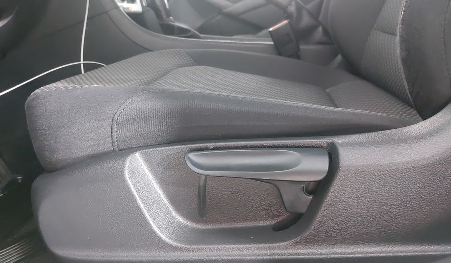 Volkswagen Passat 2.5 COMFORTLINE TIPTRONIC Sedan 2013