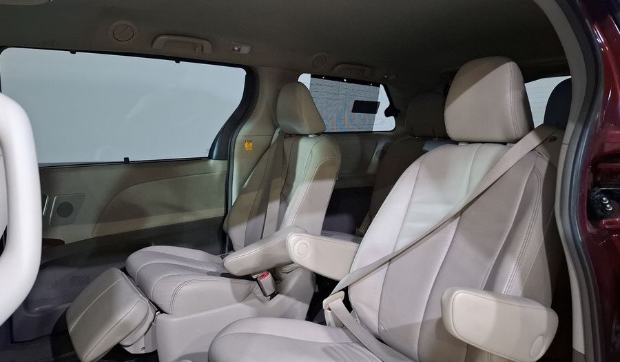 Toyota Sienna 3.5 XLE PIEL AT Minivan 2013