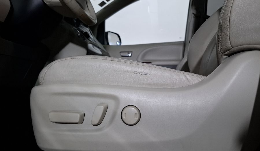 Toyota Sienna 3.5 XLE PIEL AT Minivan 2013