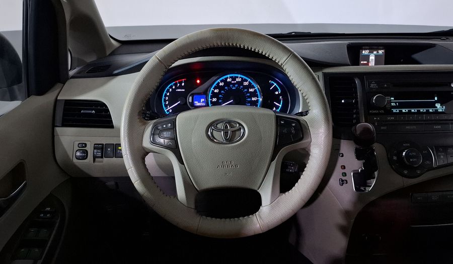Toyota Sienna 3.5 XLE PIEL AT Minivan 2013