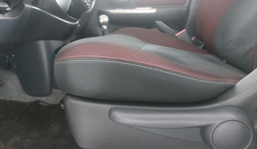 Nissan March 1.6 EXCLUSIVE BI-TONO AUTO Hatchback 2020